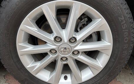 Toyota Camry, 2018 год, 3 350 000 рублей, 12 фотография