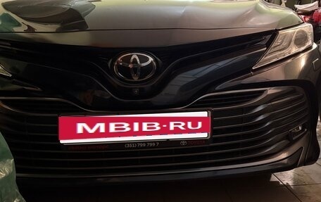 Toyota Camry, 2018 год, 3 350 000 рублей, 10 фотография