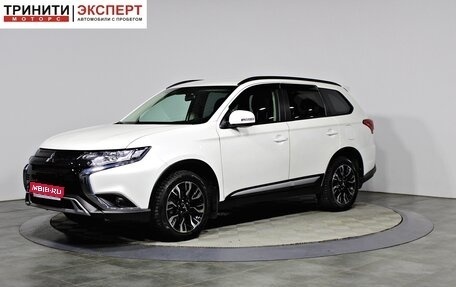 Mitsubishi Outlander III рестайлинг 3, 2022 год, 2 857 000 рублей, 1 фотография