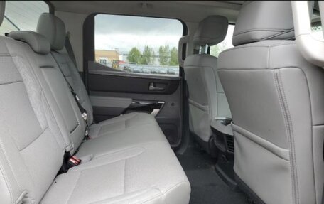 Toyota Tundra, 2023 год, 7 400 000 рублей, 8 фотография