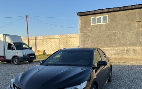 Toyota Camry, 2020 год, 3 100 000 рублей, 2 фотография