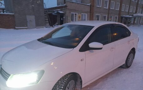 Volkswagen Polo VI (EU Market), 2011 год, 700 000 рублей, 3 фотография