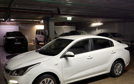 KIA Rio IV, 2017 год, 1 375 000 рублей, 4 фотография