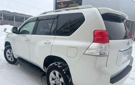 Toyota Land Cruiser Prado 150 рестайлинг 2, 2012 год, 4 000 000 рублей, 16 фотография