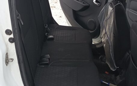 Renault Logan II, 2014 год, 635 000 рублей, 24 фотография