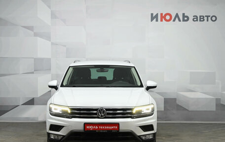 Volkswagen Tiguan II, 2017 год, 3 200 000 рублей, 2 фотография