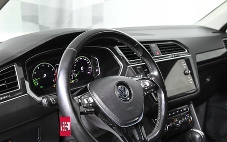 Volkswagen Tiguan II, 2019 год, 3 450 000 рублей, 21 фотография