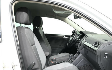 Volkswagen Tiguan II, 2017 год, 3 200 000 рублей, 12 фотография