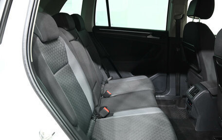 Volkswagen Tiguan II, 2017 год, 3 200 000 рублей, 13 фотография