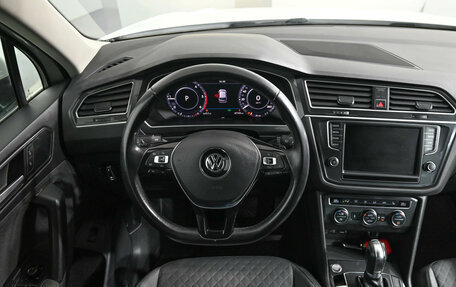 Volkswagen Tiguan II, 2017 год, 3 200 000 рублей, 15 фотография