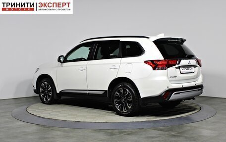 Mitsubishi Outlander III рестайлинг 3, 2022 год, 2 857 000 рублей, 7 фотография