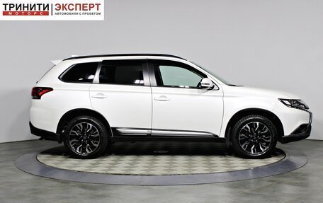 Mitsubishi Outlander III рестайлинг 3, 2022 год, 2 857 000 рублей, 4 фотография