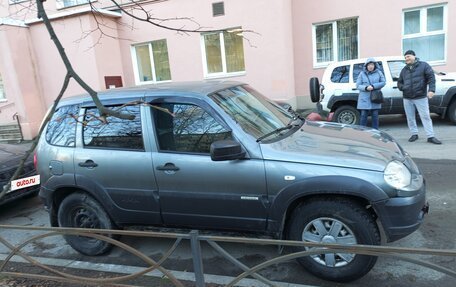 Chevrolet Niva I рестайлинг, 2017 год, 640 000 рублей, 2 фотография