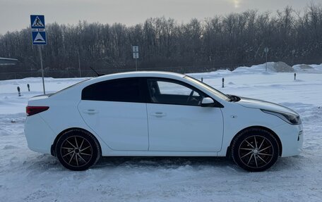 KIA Rio IV, 2019 год, 1 300 000 рублей, 4 фотография