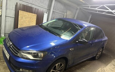 Volkswagen Polo VI (EU Market), 2017 год, 1 350 000 рублей, 2 фотография