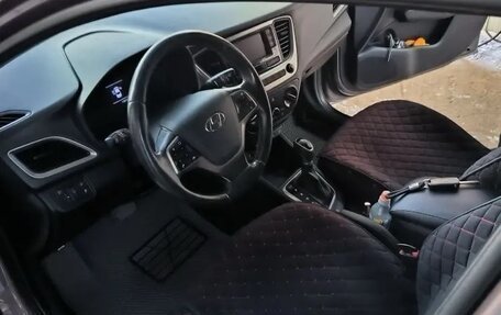 Hyundai Solaris II рестайлинг, 2018 год, 1 260 000 рублей, 7 фотография