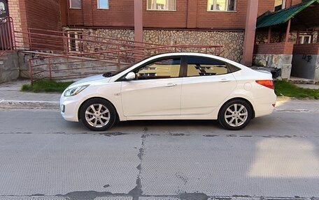 Hyundai Solaris II рестайлинг, 2011 год, 850 000 рублей, 5 фотография