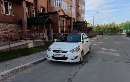 Hyundai Solaris II рестайлинг, 2011 год, 850 000 рублей, 4 фотография