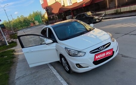 Hyundai Solaris II рестайлинг, 2011 год, 850 000 рублей, 9 фотография