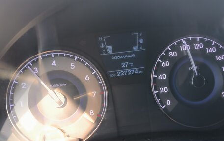 Hyundai Solaris II рестайлинг, 2011 год, 850 000 рублей, 13 фотография