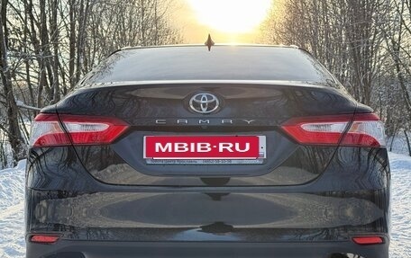 Toyota Camry, 2020 год, 3 200 000 рублей, 6 фотография