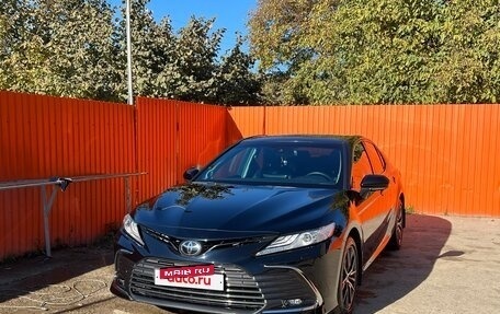 Toyota Camry, 2021 год, 3 290 000 рублей, 3 фотография