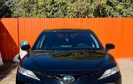 Toyota Camry, 2021 год, 3 290 000 рублей, 4 фотография