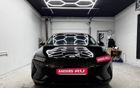 KIA K5, 2021 год, 2 400 000 рублей, 22 фотография