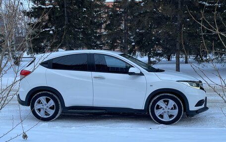 Honda Vezel, 2021 год, 2 200 000 рублей, 4 фотография