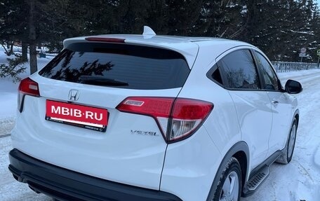 Honda Vezel, 2021 год, 2 200 000 рублей, 3 фотография