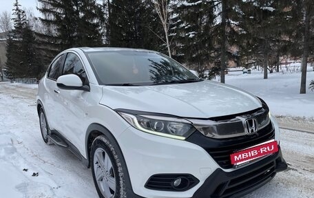 Honda Vezel, 2021 год, 2 200 000 рублей, 6 фотография