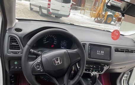 Honda Vezel, 2021 год, 2 200 000 рублей, 17 фотография