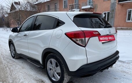 Honda Vezel, 2021 год, 2 200 000 рублей, 9 фотография
