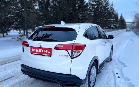 Honda Vezel, 2021 год, 2 200 000 рублей, 27 фотография