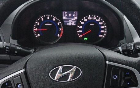 Hyundai Solaris II рестайлинг, 2015 год, 1 200 000 рублей, 4 фотография