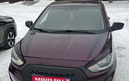 Hyundai Solaris II рестайлинг, 2011 год, 650 000 рублей, 6 фотография
