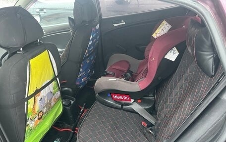 Hyundai Solaris II рестайлинг, 2011 год, 650 000 рублей, 9 фотография