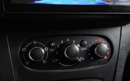 Renault Logan II, 2022 год, 1 349 000 рублей, 16 фотография