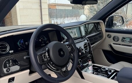 Rolls-Royce Cullinan, 2025 год, 65 100 000 рублей, 7 фотография