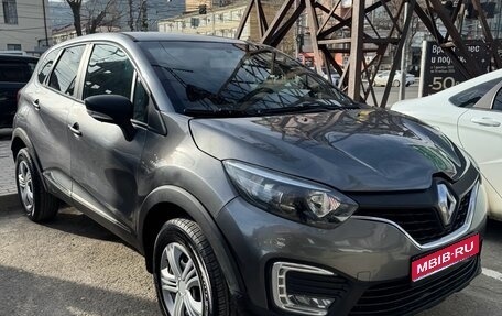 Renault Kaptur I рестайлинг, 2017 год, 890 000 рублей, 1 фотография
