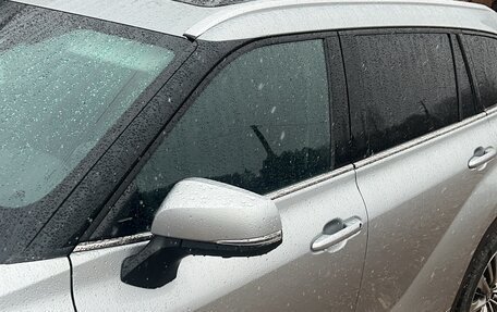 Toyota Highlander, 2021 год, 4 950 000 рублей, 5 фотография