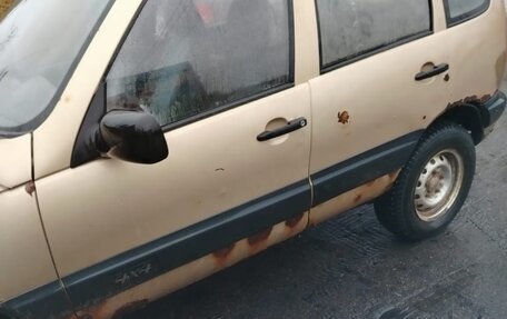 Chevrolet Niva I рестайлинг, 2005 год, 130 000 рублей, 2 фотография