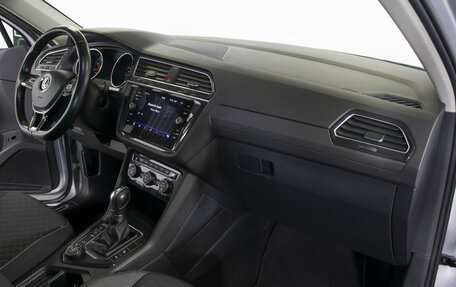 Volkswagen Tiguan II, 2018 год, 2 395 000 рублей, 9 фотография