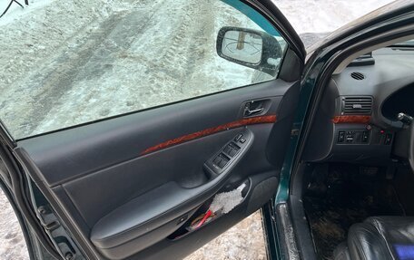 Toyota Avensis III рестайлинг, 2004 год, 500 000 рублей, 9 фотография