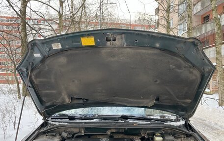 Toyota Avensis III рестайлинг, 2004 год, 500 000 рублей, 13 фотография