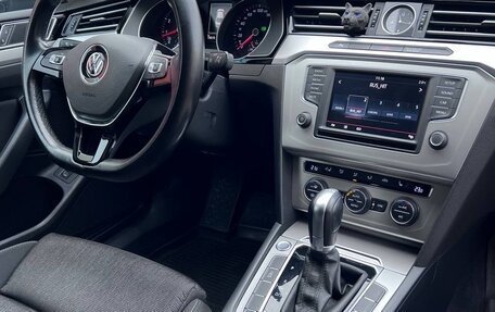 Volkswagen Passat B8 рестайлинг, 2015 год, 1 730 000 рублей, 9 фотография