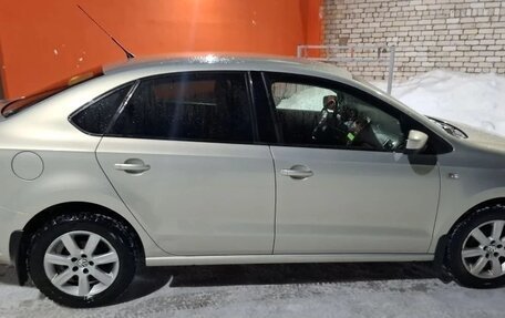 Volkswagen Polo VI (EU Market), 2012 год, 960 000 рублей, 3 фотография