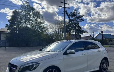 Mercedes-Benz A-Класс, 2015 год, 1 400 000 рублей, 2 фотография