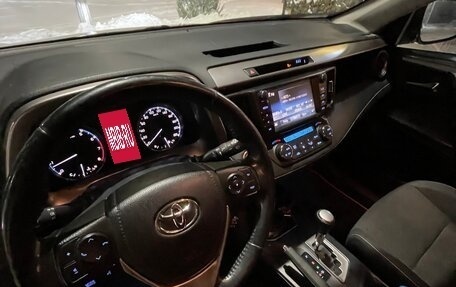Toyota RAV4, 2019 год, 2 700 000 рублей, 6 фотография