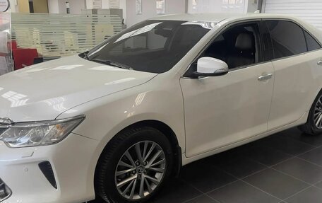 Toyota Camry, 2017 год, 2 140 000 рублей, 3 фотография